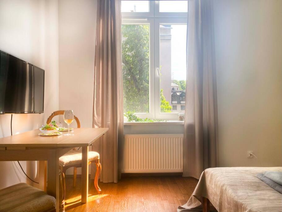 Apartment Large 89m2 Apartment, 3 Bedrooms And 2 Bathrooms Krakow