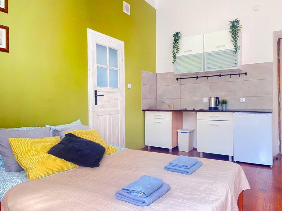 Large 89m2 Apartment, 3 Bedrooms And 2 Bathrooms Apartment Krakow