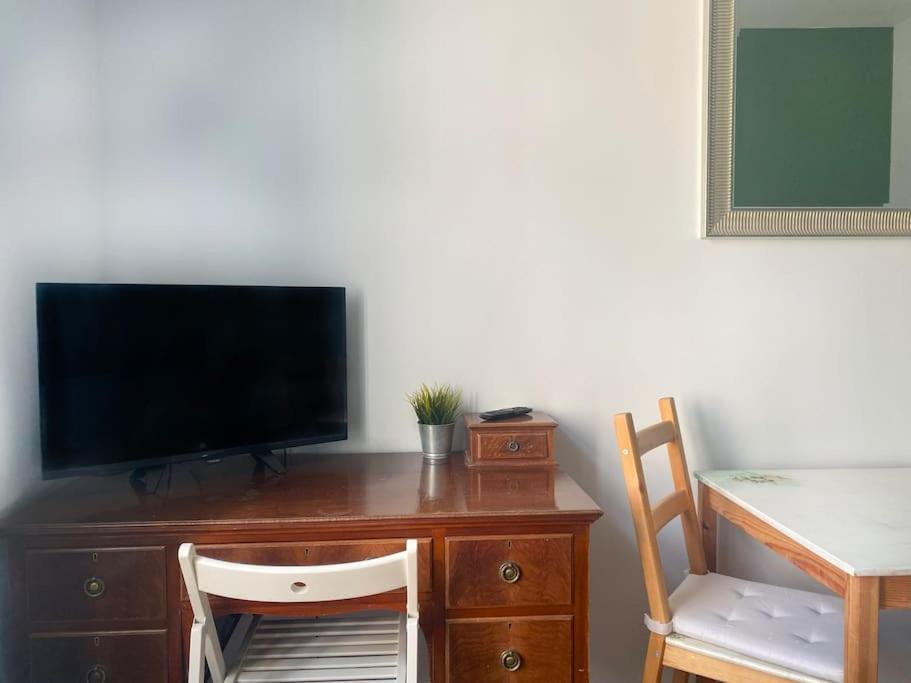 Apartament Large 89m2 Apartment, 3 Bedrooms And 2 Bathrooms *