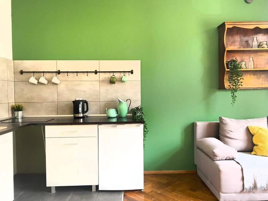 Large 89m2 Apartment, 3 Bedrooms And 2 Bathrooms Apartament *