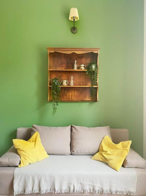 Large 89m2 Apartment, 3 Bedrooms And 2 Bathrooms Apartament