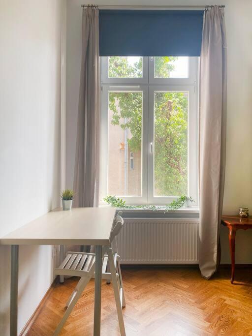 Large 89m2 Apartment, 3 Bedrooms And 2 Bathrooms Kraków