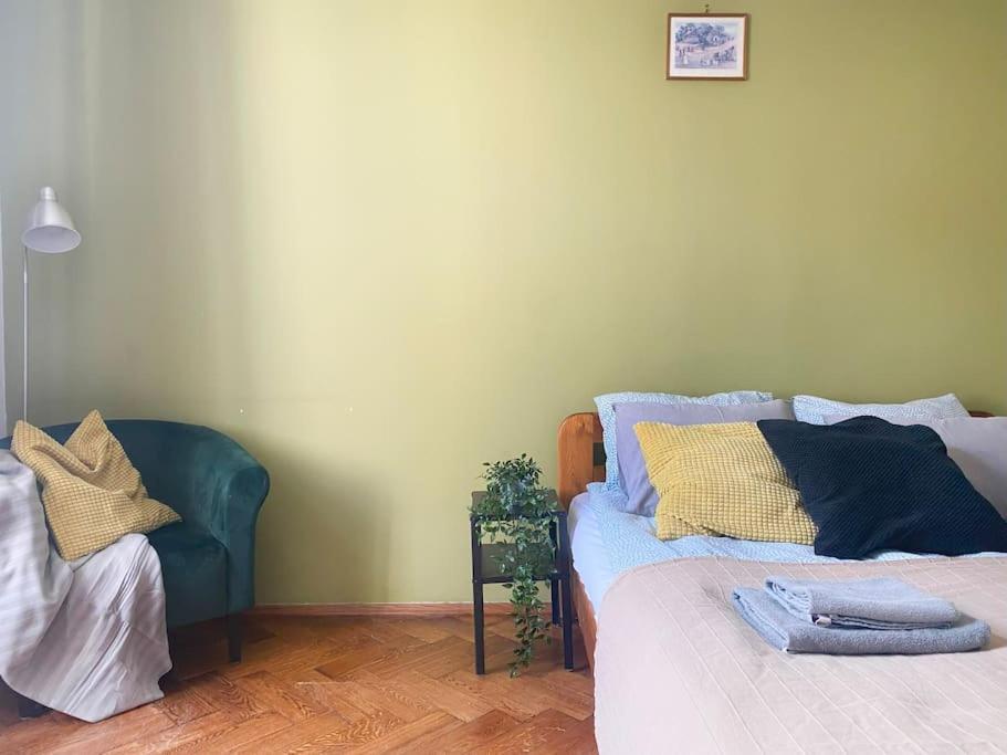 Large 89m2 Apartment, 3 Bedrooms And 2 Bathrooms *