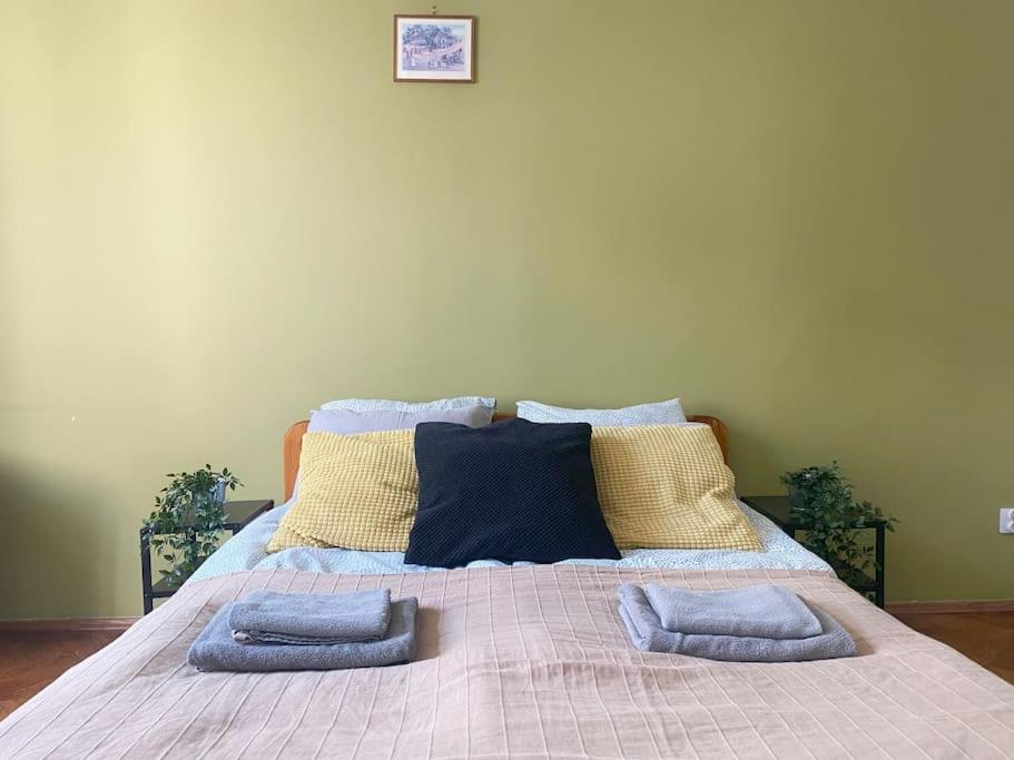 Apartament Large 89m2 Apartment, 3 Bedrooms And 2 Bathrooms *